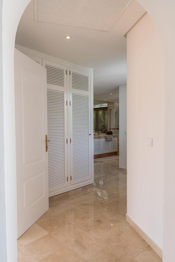 Apartamento Luxurious penthouse in Ventura del Mar, Puerto Banus. Marbella Exterior foto
